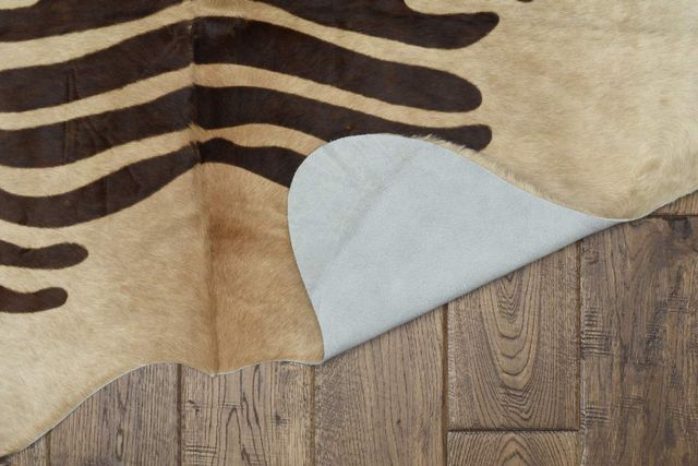 Linon Cowhide Medium Brindle Full Skin-4