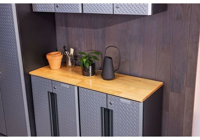 Gladiator® Silver Tread Flex Cabinet System IV-2
