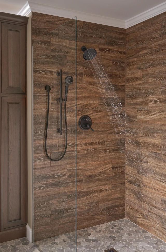 Delta Universal Showering Venetian Bronze Wall Mount Shower Arm and Flange-1