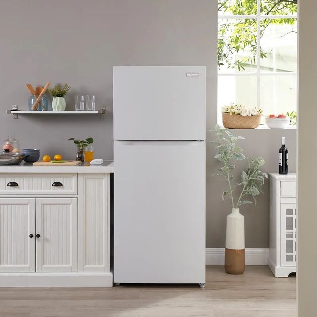 Marathon 30 in. 18.1 Cu. Ft. White Top Freezer Refrigerator-3