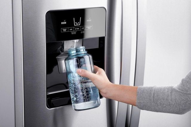 Réfrigérateur côte-à-côte de 33 po Whirlpool® de 21.4 pi³ - Acier inoxydable monochromatique-2