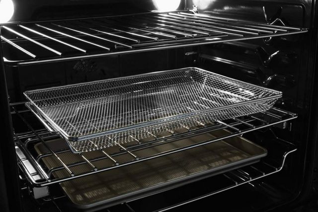 JennAir® RISE™ 30" Stainless Steel Pro Style Electric Range-8