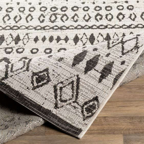 Surya Eagean Black/White 4'x6' Area Rug-4