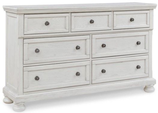 Signature Design by Ashley® Robbinsdale 2-Piece Antique White Queen Panel Bed Set-2