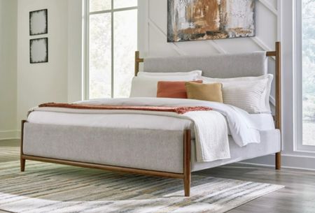 Signature Design by Ashley® Lyncott Gray King Upholstered Panel Bed