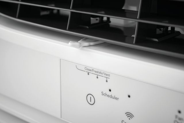 Frigidaire® 18,000 BTU's White Window Mount Air Conditioner-4