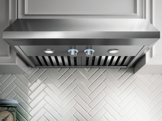 Hotte de cuisinière sous-armoire de 30 po Elica® Cervinia - Acier inoxydable