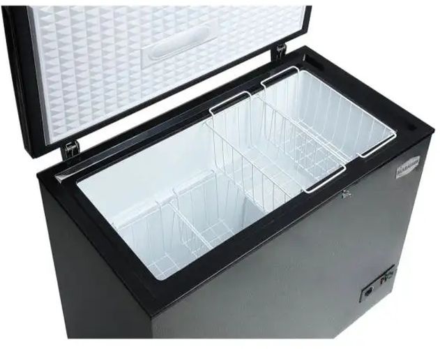 Marathon® 40" 10.6 Cu. Ft. Granite Chest Freezer-3