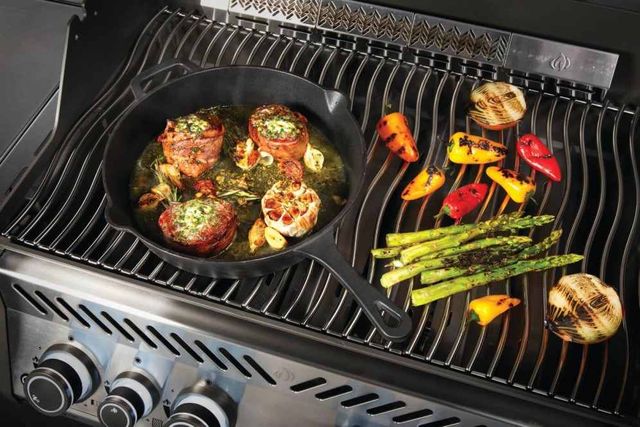 Napolelon Large Cast Iron Frying Pan-2