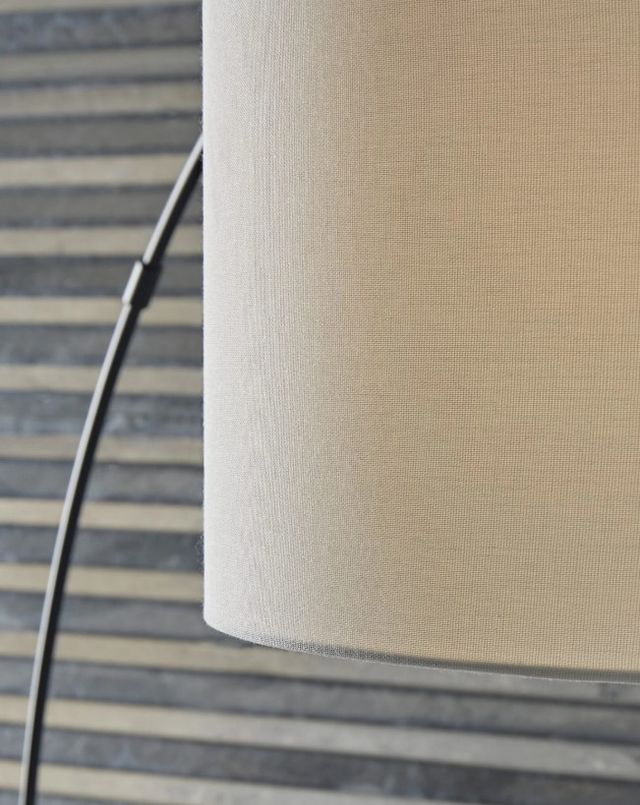 Signature Design by Ashley® Veergate Black Metal Arc Floor Lamp-2
