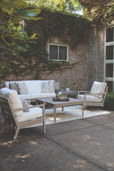 Lane Venture® Santa Rosa White Cushion Sofa-2