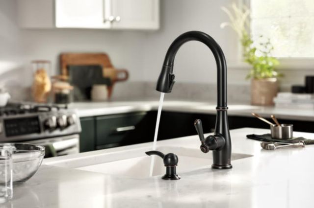 Peerless Elmhurst® Oil Rubbed Bronze Single Handle Pull-Down Kitchen Faucet-1