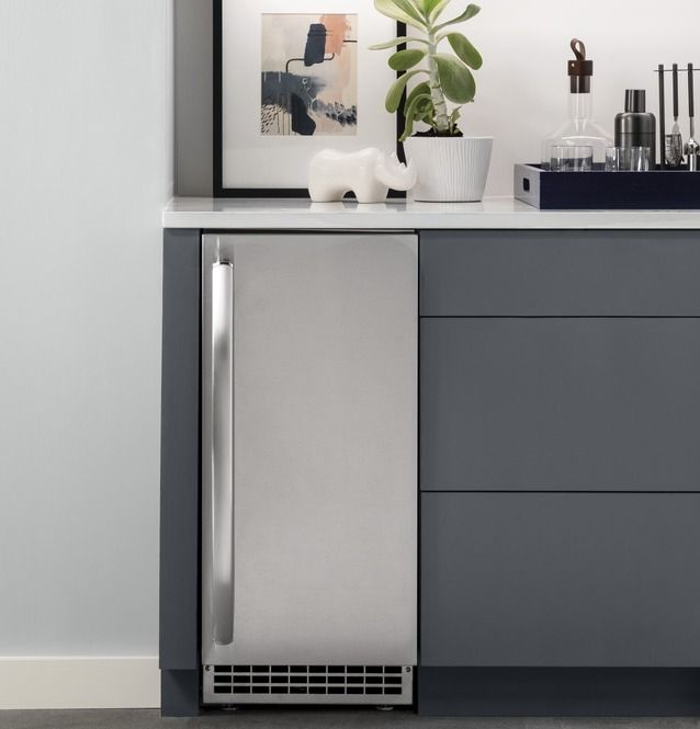 GE Profile™ Profile® Series 15" Panel Ready Ice Maker-3