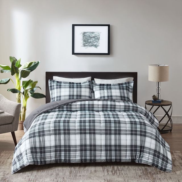 Olliix by Madison Park Essentials Parkston Black and White King/California King 3M Scotchgard Down Alternative All Season Comforter Set-0