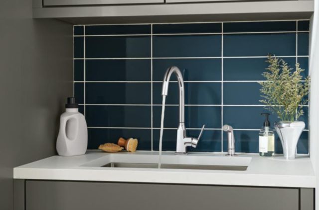 Peerless Ezra® Chrome Single Handle Kitchen Faucet with Spray-3