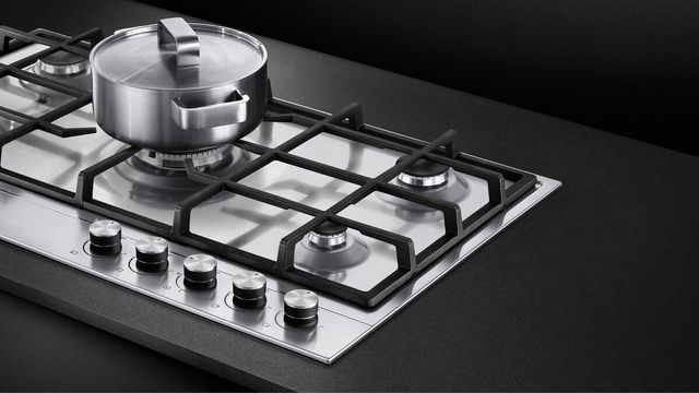 Fisher & Paykel Series 7 30" Stainless Steel Natural Gas Cooktop-4