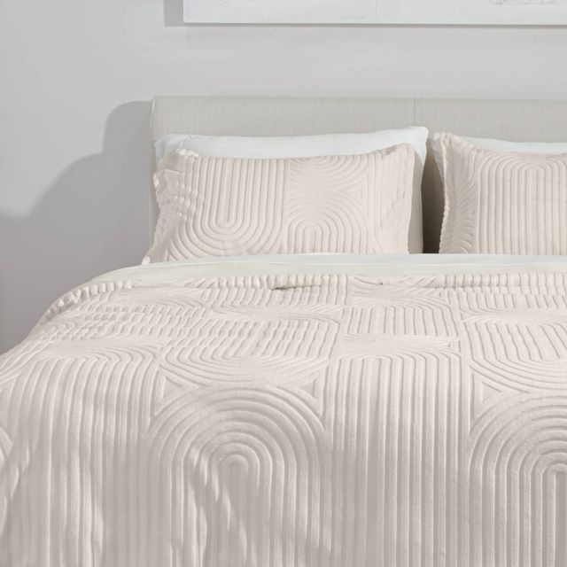 BEDGEAR® Performance® 3-Piece Racetrack/Cream Moisture-Wicking King Duvet and Sham Set-1