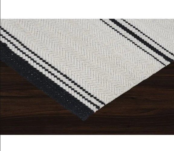 Renwil® Alice 2'x3' Throw Rug-2