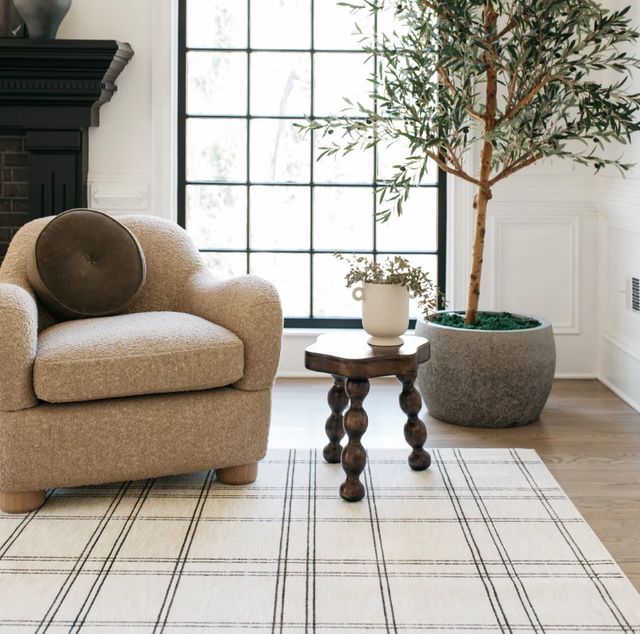Oriental Weavers™ Hunter 5'x8' Style 6 Area Rug-1