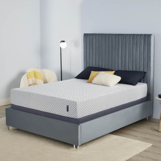 Serta® Sheep Retreat™ Gel Memory Foam Medium Tight Top Queen Mattress in Box-7