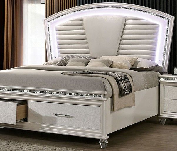 Furniture of America® Maddie 4-Piece Pearl White Queen Bedroom Set-1