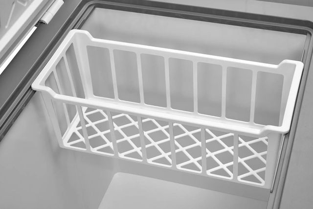 Midea® 5.1 Cu. Ft. White Chest Freezer-7
