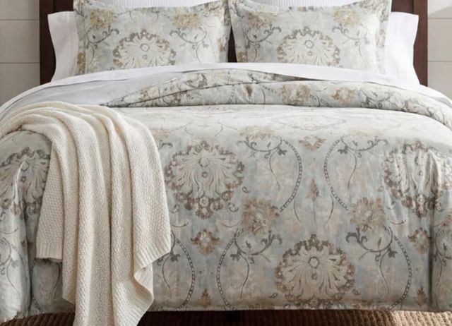 HiEnd Accents Dalia 3-Piece King Bedding Bundle-0