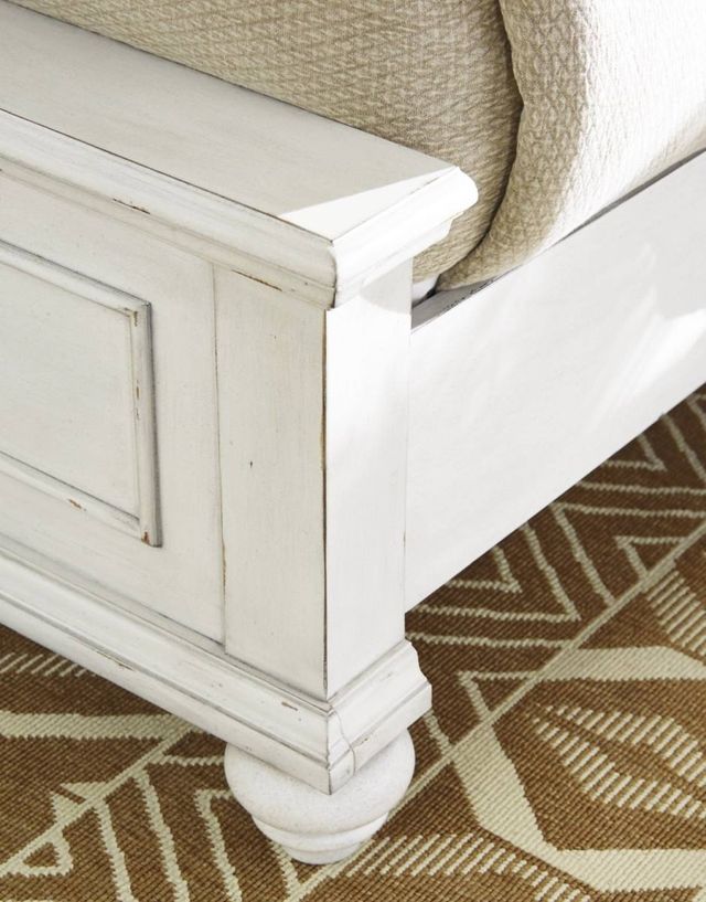 Benchcraft® Kanwyn Whitewash Queen Upholstered Panel Bed-3