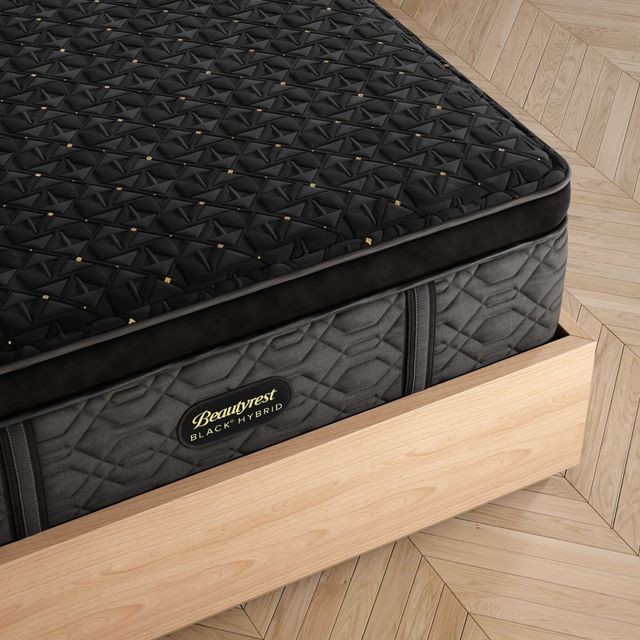 Beautyrest Black® Series 4 Hybrid 16" Plush Box Top Queen Mattress-7
