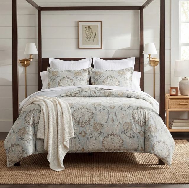 HiEnd Accents Dalia 3-Piece King Bedding Bundle-1