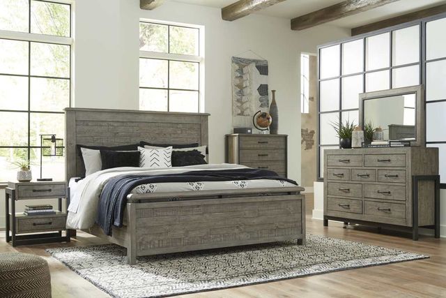 Signature Design by Ashley® Brennagan 2-Piece Gray Queen Panel Bed Set-3