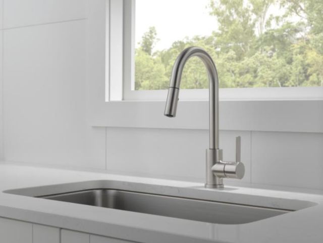 Peerless Precept® Stainless Single Handle Pull-Down Kitchen Faucet-1