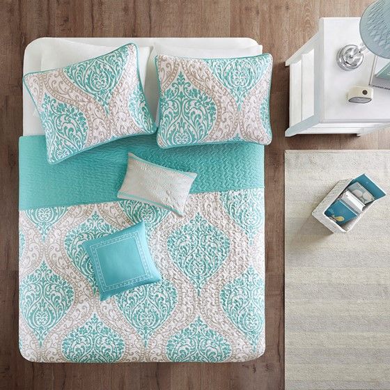 Olliix by Intelligent Design Senna Aqua Full/Queen Reversible Coverlet Set-1