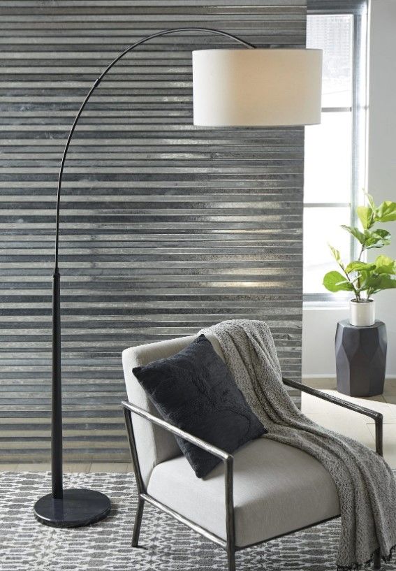 Signature Design by Ashley® Veergate Black Metal Arc Floor Lamp-3