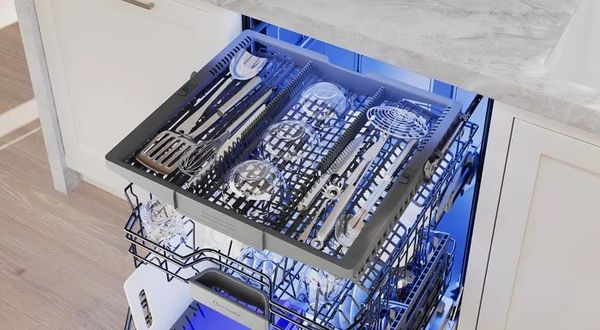 Luxury dishwasher interior