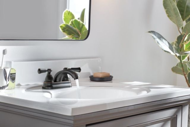 Peerless Elmhurst® Oil Rubbed Bronze 2-Handle Centerset Bathroom Faucet-3