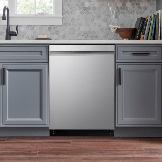 LG 24" PrintProof™ Stainless Steel Top Control Built In Dishwasher-14