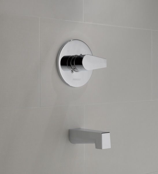 Peerless Xander® Chrome Tub Only Trim Kit-1
