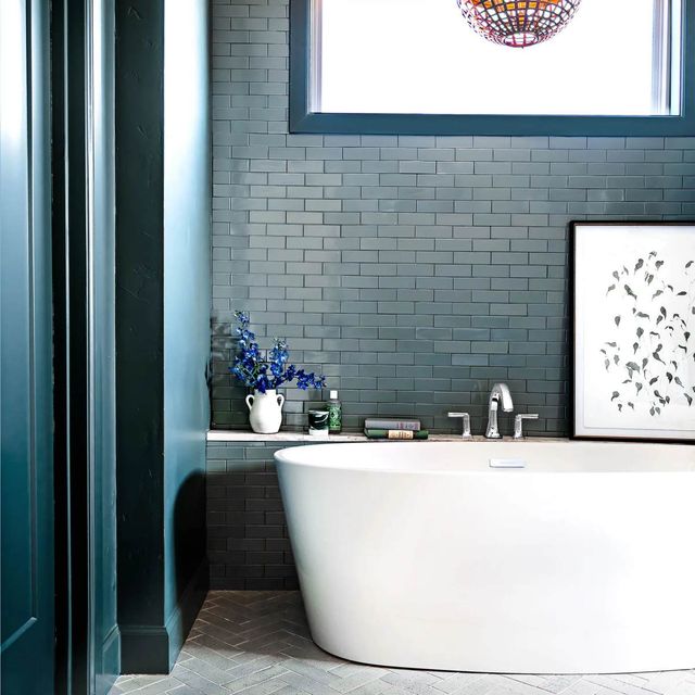 American Standard Coastal™ Serin® White 68" x 31" Freestanding Bathtub Center Drain With Integrated Overflow-3