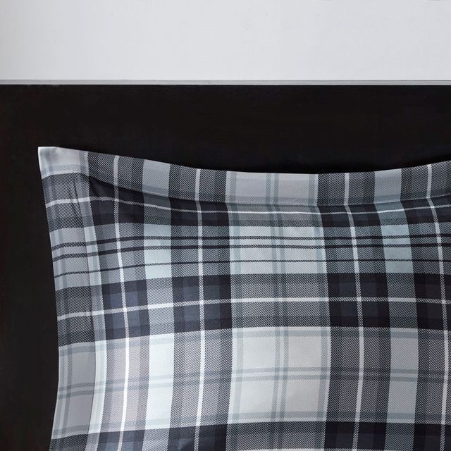 Olliix by Madison Park Essentials Parkston Black and White Twin/Twin XL 3M Scotchgard Down Alternative All Season Comforter Set-4