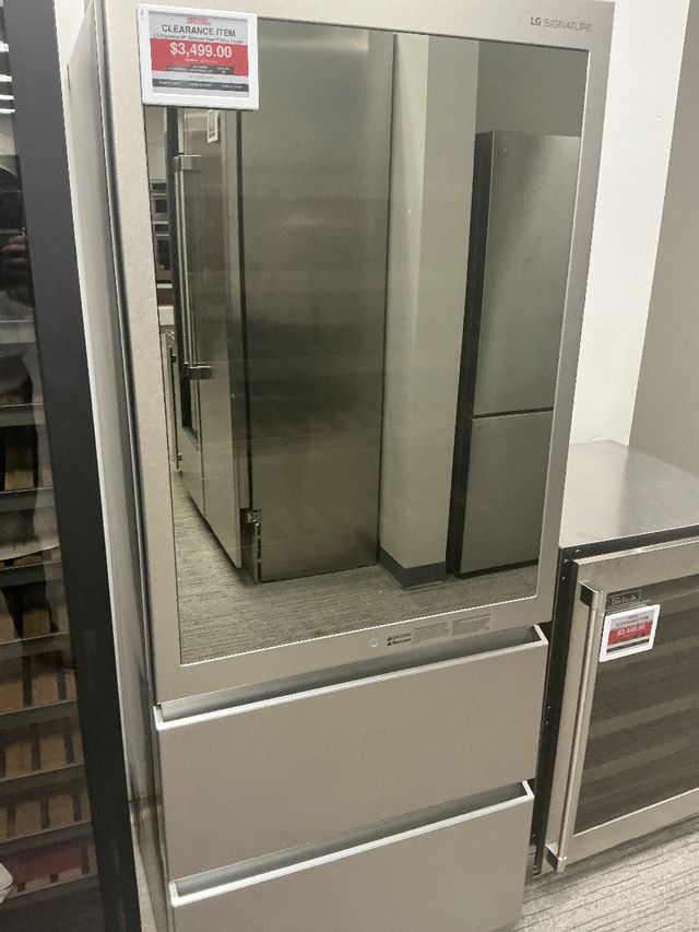 LG Signature 28" Textured Steel™ Wine Cooler-SER# Y552-0