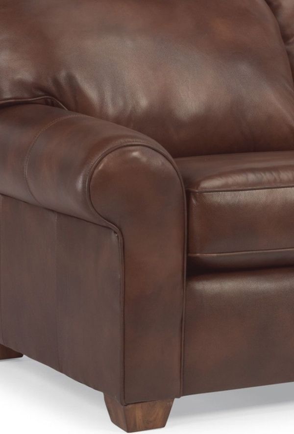 Flexsteel® Thornton Brown Loveseat-1