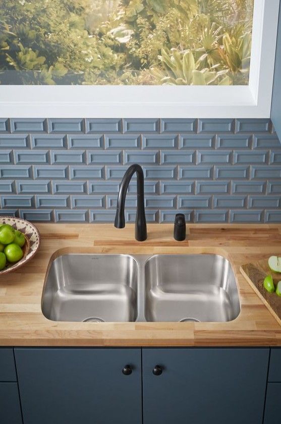 KOHLER® Simplice® Matte Black Kitchen Sink Faucet with 3-Function Sprayhead-2
