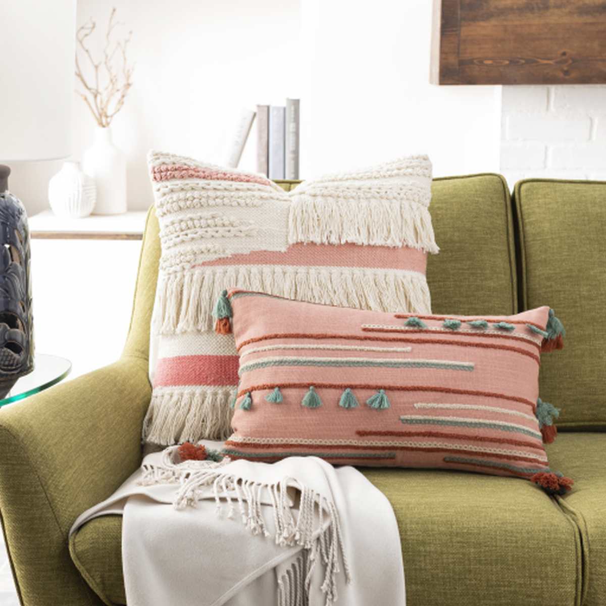 Surya Byron Bay Pillow - Thumbnail 2