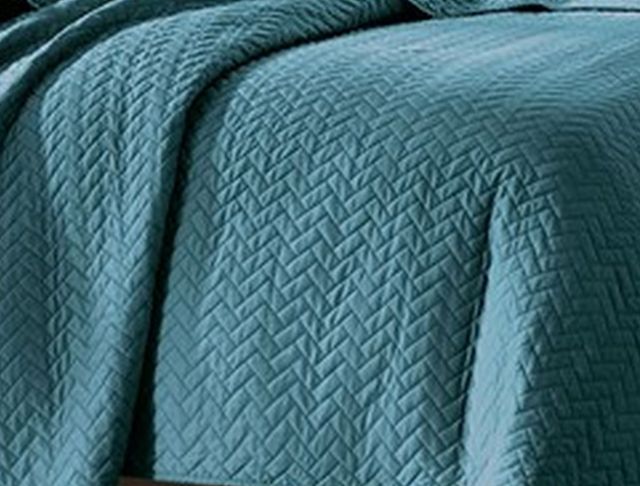Olliix by Hampton Hill Peacock King Velvet Touch Coverlet Set-2