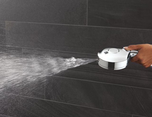 Delta Universal Showering Lumicoat® Chrome 2.5 GPM 6-Setting HydroRain® with ProClean®-1