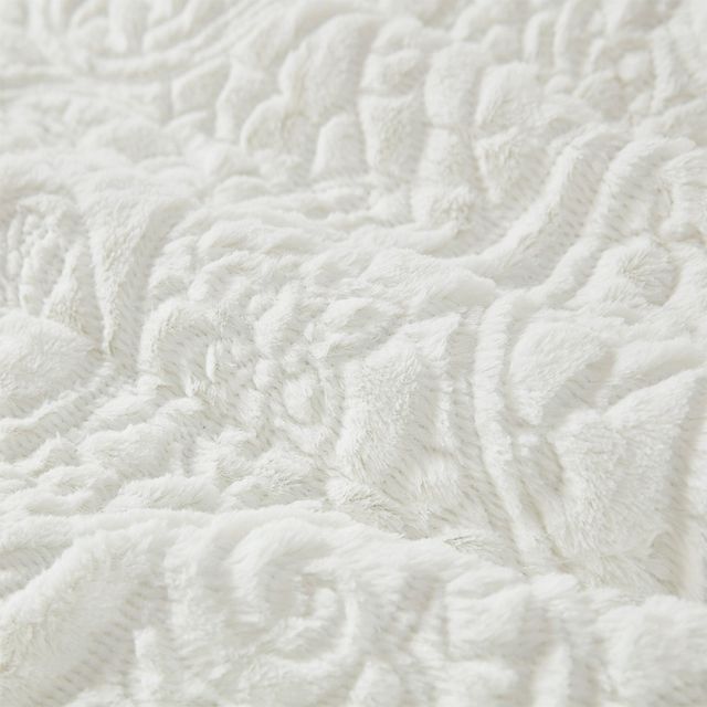 Olliix by Madison Park Norfolk Ivory King Ultra Plush Comforter Mini Set-1