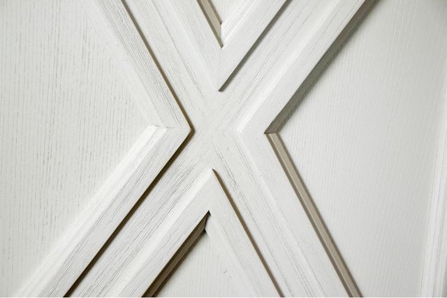 Riverside Furniture Osborne Winter White King Panel Bed-3
