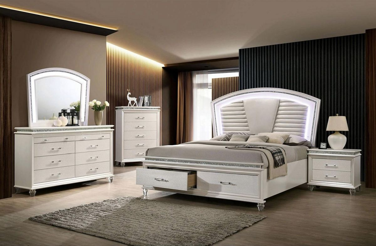 Furniture of America Maddie Chest