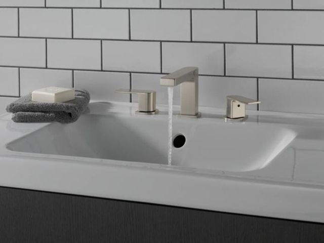 Peerless Xander® Brushed Nickel 2-Handle Widespread Bathroom Faucet-2